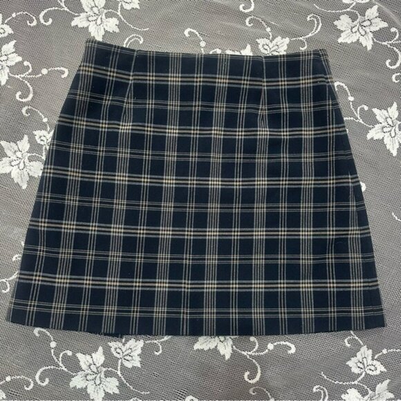 Aritzia Sunday Best Yuri Plaid Mini SkirtSz - Picture 8 of 8